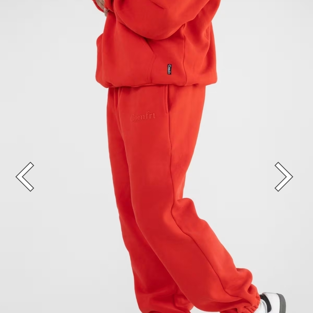 Comfrt Minimalist Sweatpants In Crimson L